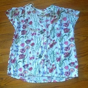 Size 4 flower pattern blouse